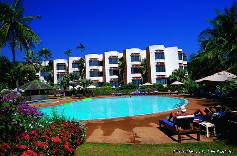 Palmeraie Beach Hotel, Rayong Ban Ang Exterior photo