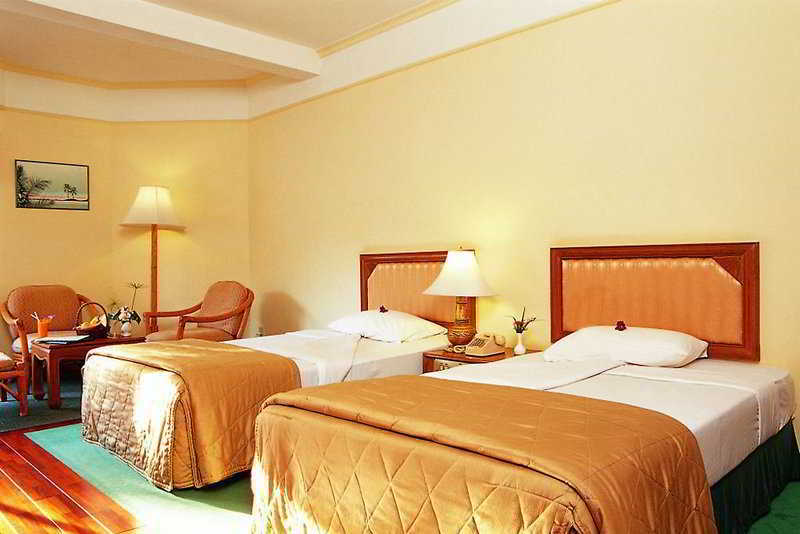 Palmeraie Beach Hotel, Rayong Ban Ang Exterior photo